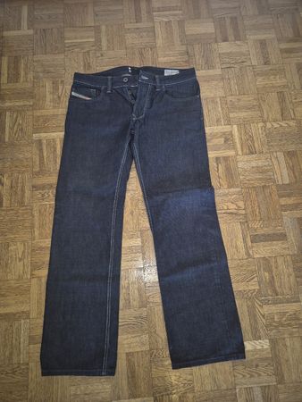 Diesel Larkee 0088Z W32 L32, comme neuf pour l'hiver!