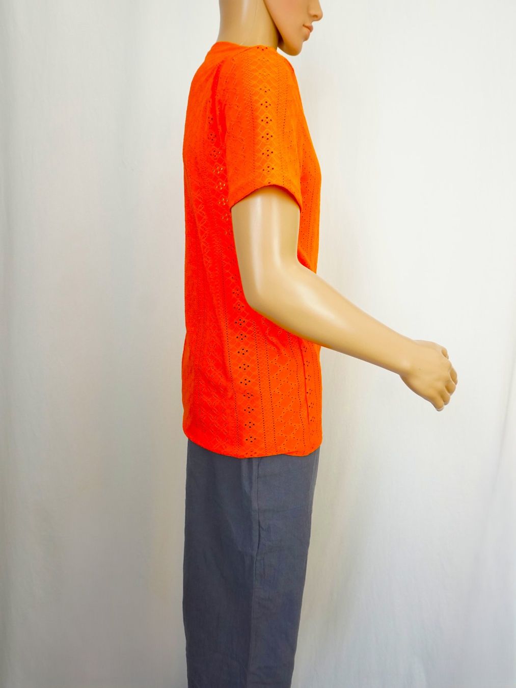 Shein T-shirt: Manfinity oranges T-Shirt & graue kurze Hose Set – Usato da Pratteln venduto da Restwert_Pratteln 3