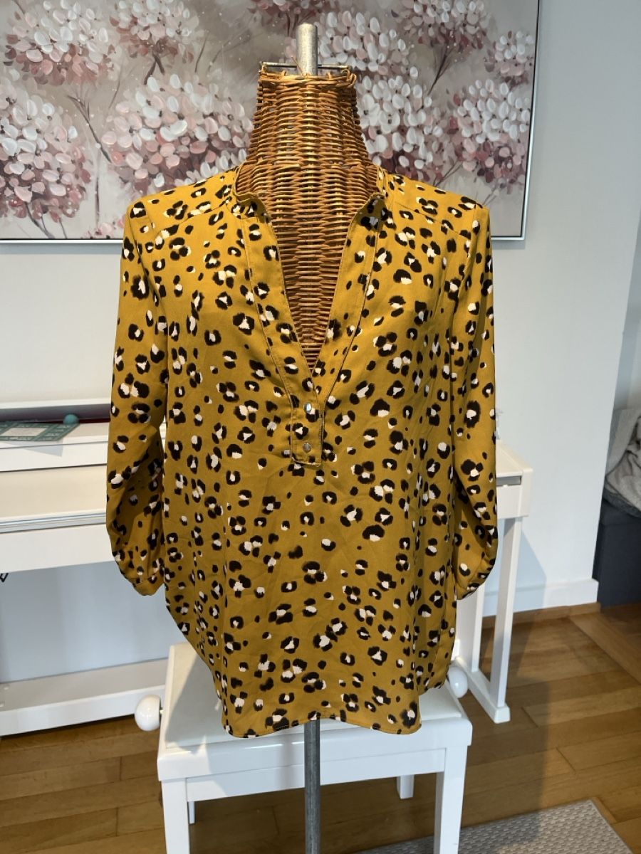 Zara Chemisiers: Zara Basic Bluse,Leopardenmuster, Ocker, S – D'occasion à Solothurn par Bobesch08