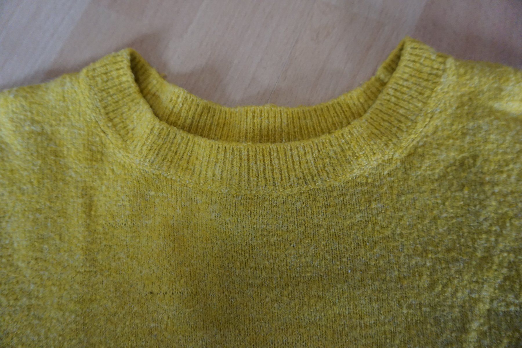 H&M Maglioni & Felpe: Pullover in gelb von H&M Gr.S – Usato da Zürich venduto da einalemjena 1