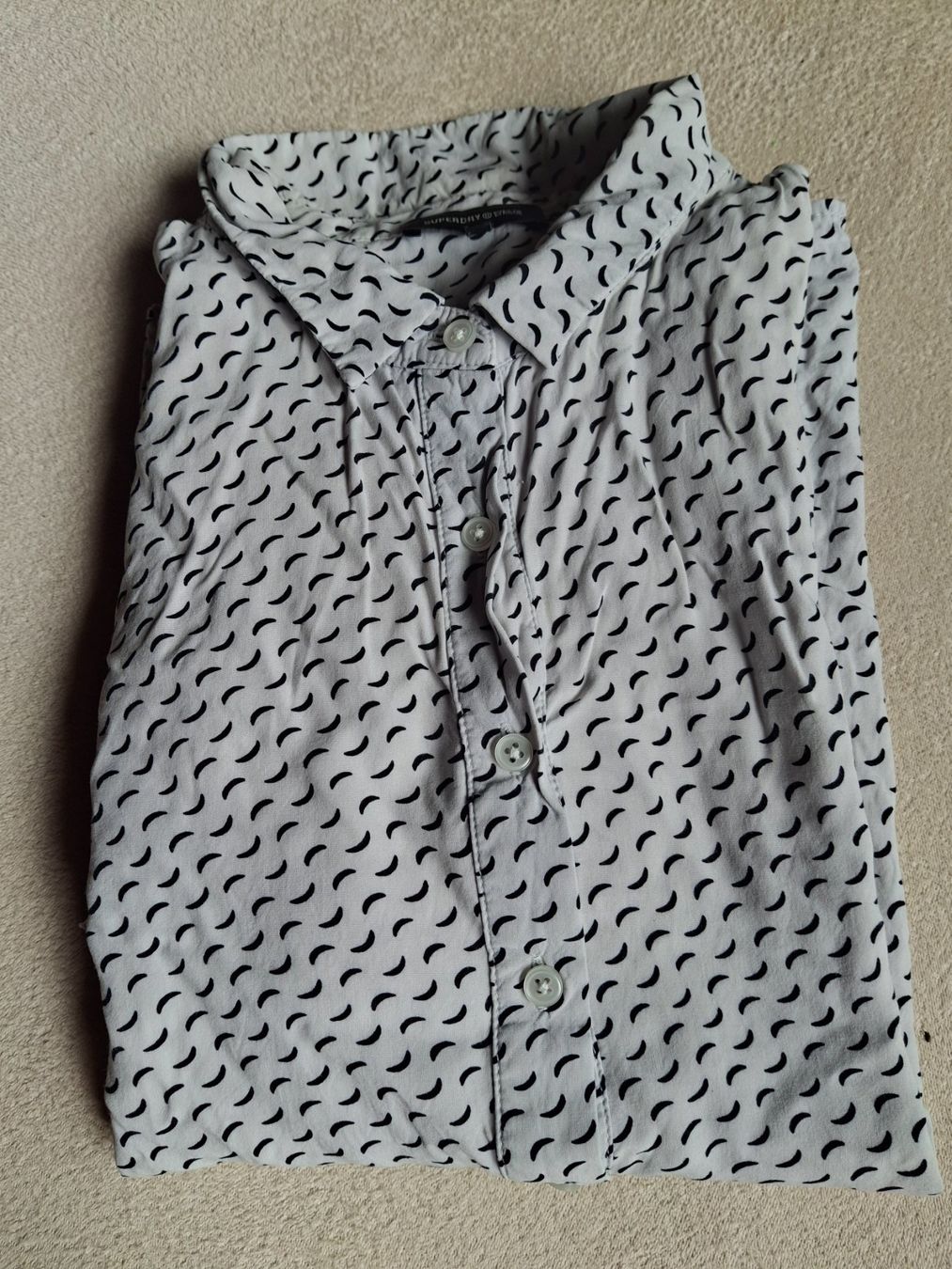 Superdry Top: Chemise manches courtes taille M marque Superdry – Usato da Villiers venduto da san_jn5w