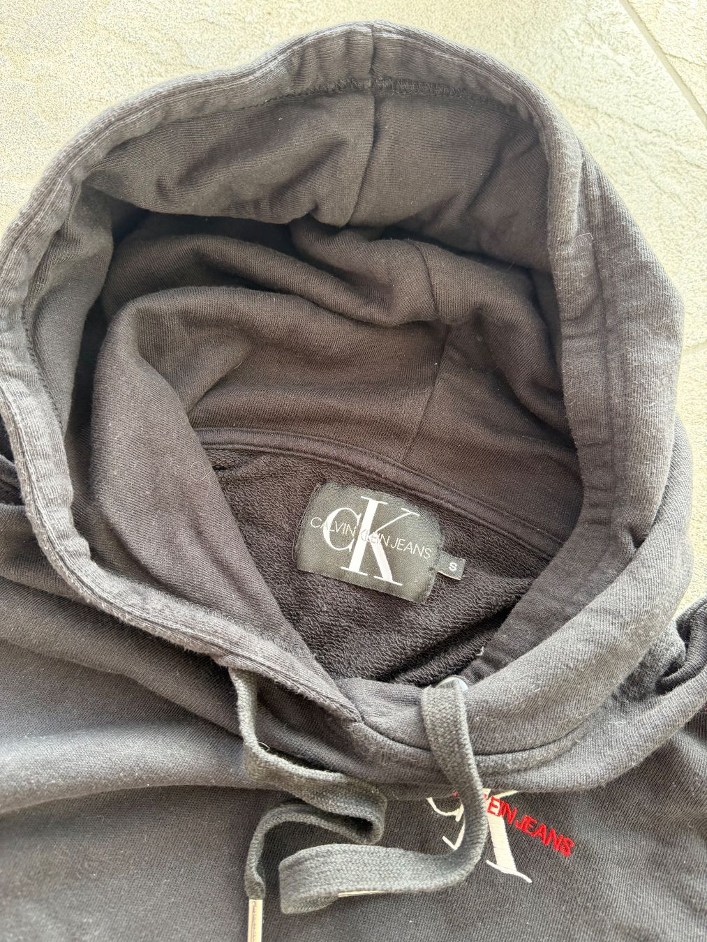 Calvin Klein Maglioni & Felpe: Kapuzenpullover Calvin Klein schwarz Grösse S – Usato da Menznau venduto da sasna 2