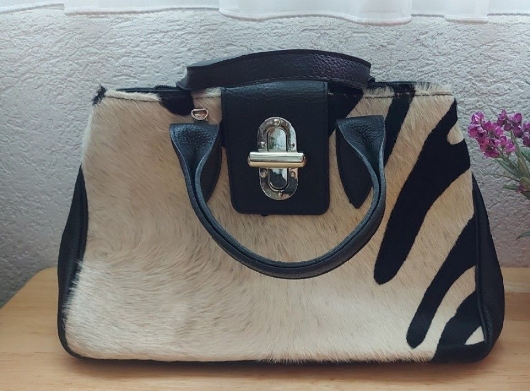 Borse da donna: Kuhfell ? - Handtasche. Versand möglich – Usato da Steinen venduto da bruvlatur86