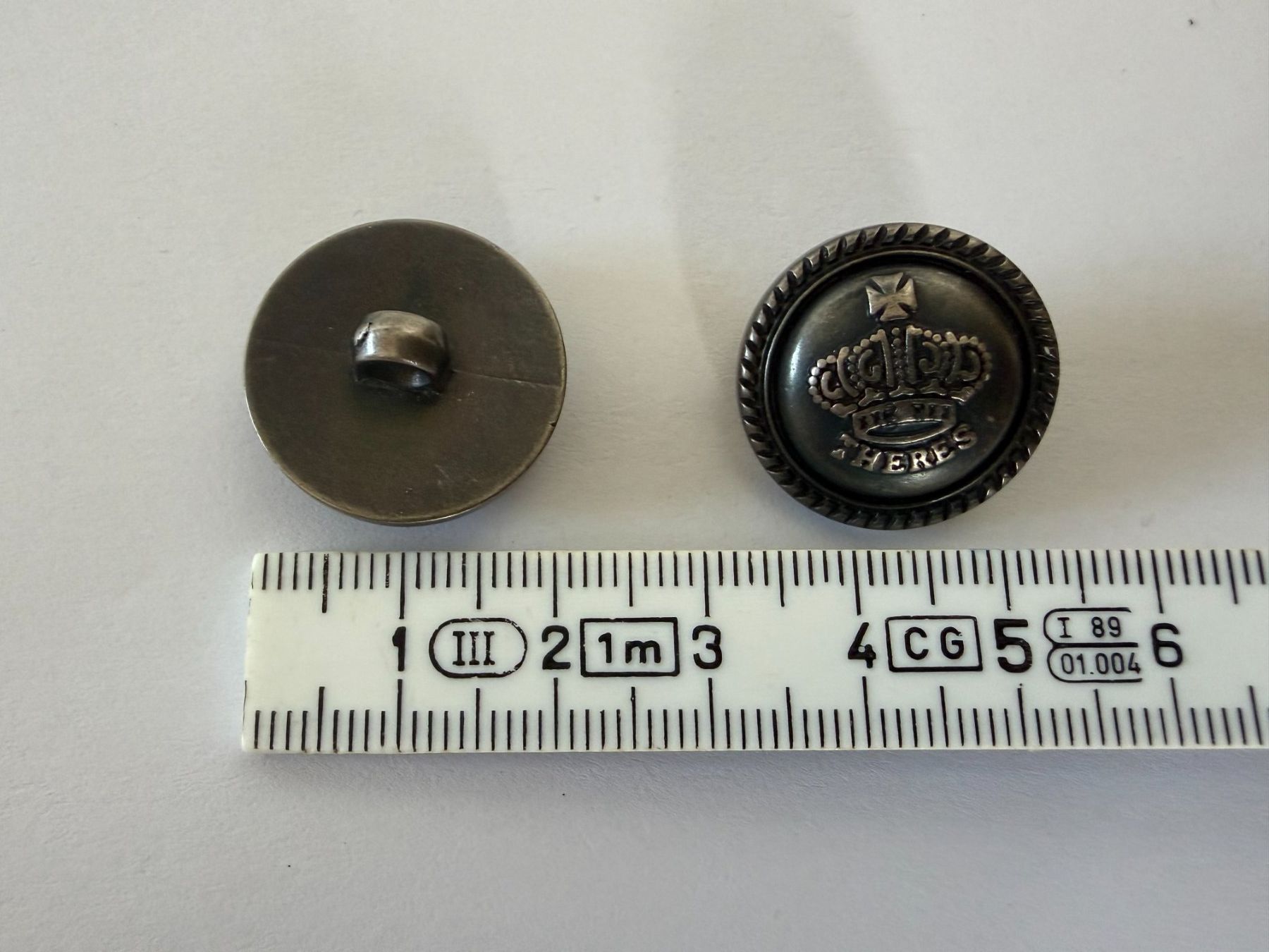 Bottoni: 6 Vintage Knöpfe – Usato da Samstagern venduto da TAAF 2
