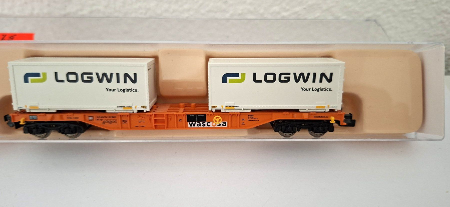Fleischmann Modellini di ferrovie: Fleischmann  Containertragwagen " LOGWIN " 824402 K – Nuovo (secondo la descrizione) da Biberist venduto da Ntrains 1