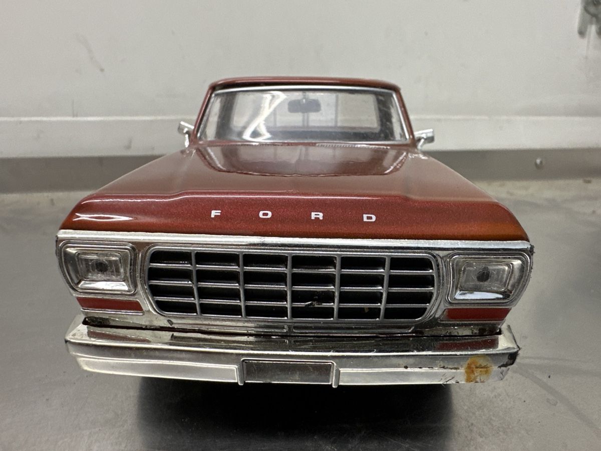 Ford Modellini d'auto: Oldtimer Ford F150 Custom Pickup Truck Model Car – Usato da Ueken venduto da crxundevo8 1