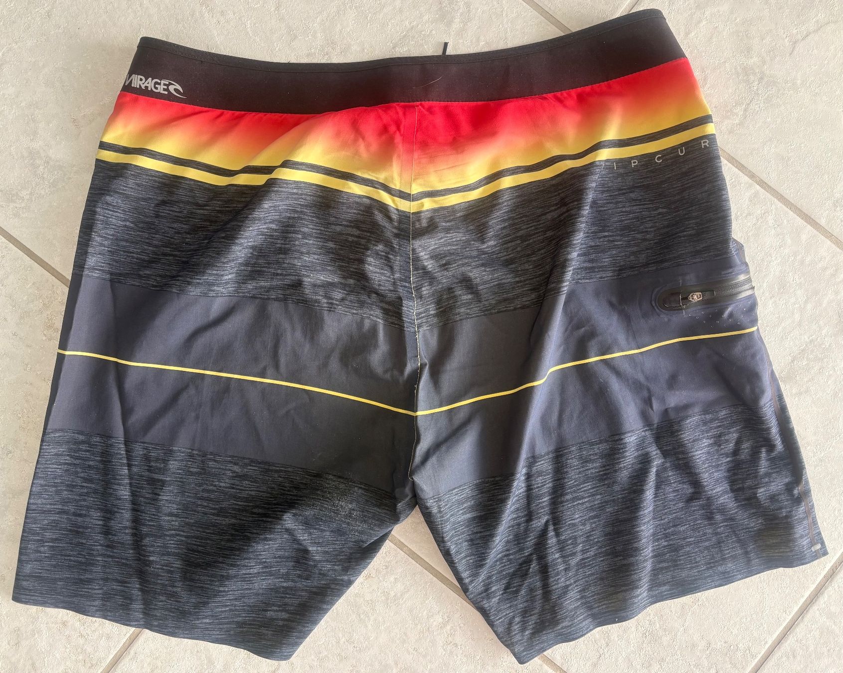 Pantalons: Boardshorts RIPCURL Gr. 36 – D'occasion à Steffisburg par LollipopRM69 1