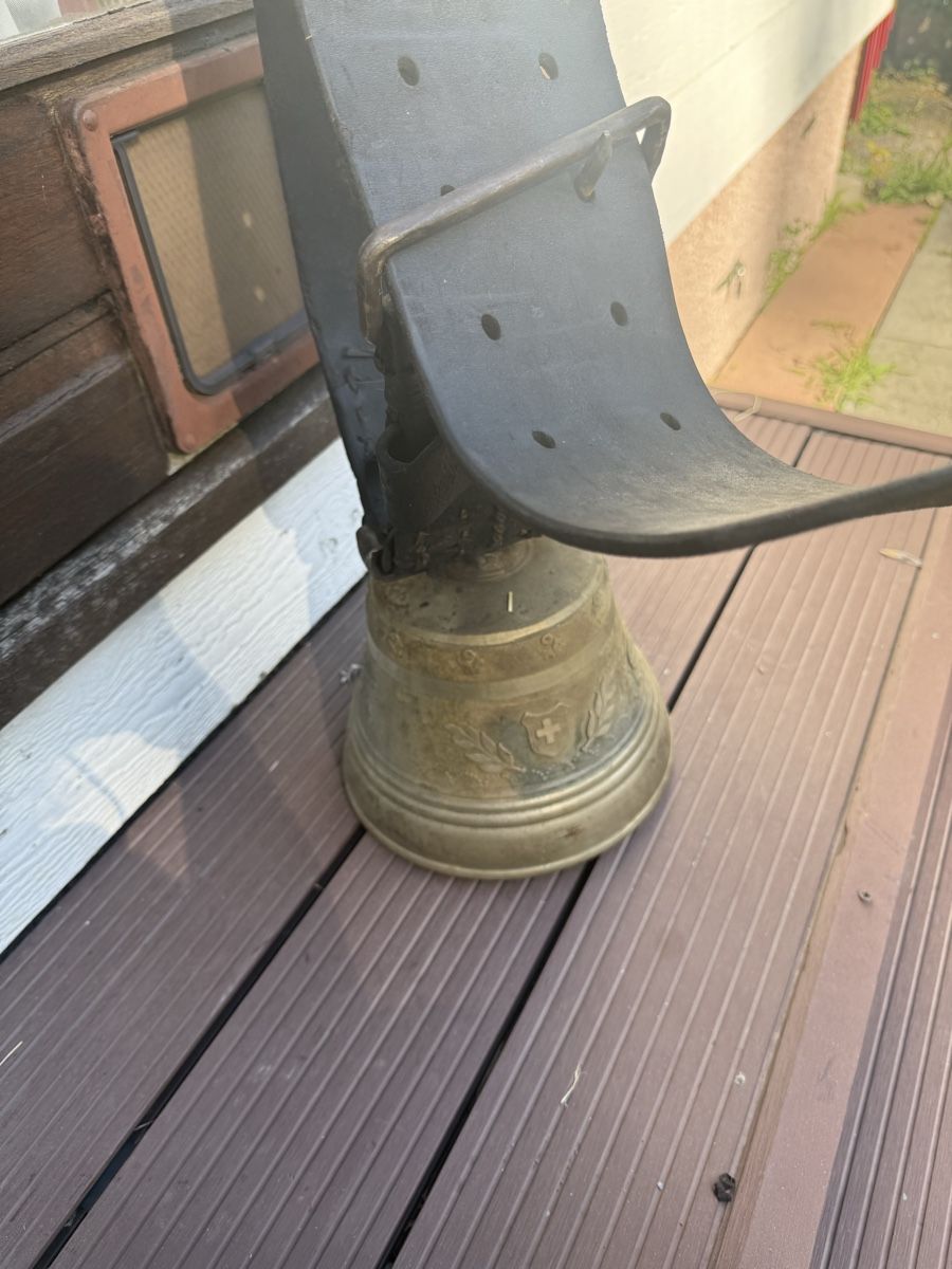 Campanacci mucche: Cloche Peter Berger, Bern  – Usato da Chessel venduto da Voyages--2020 2
