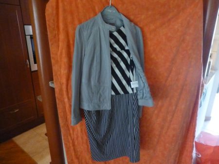 Kleid Emporio Armani/ Jacke J.J. Benson/echtes Leder