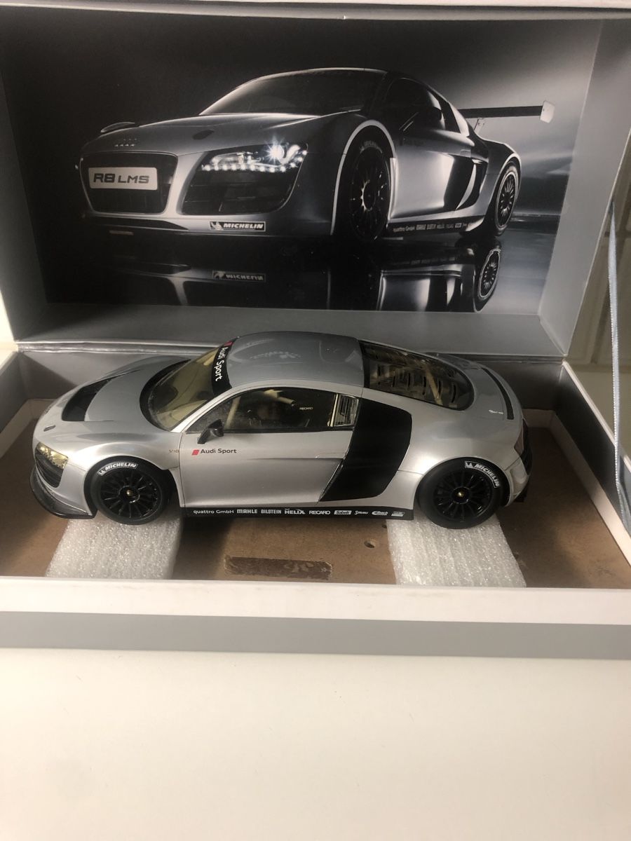 Audi Modellautos: Audi R8 LMS – Gebraucht aus Zofingen von Rca0 1