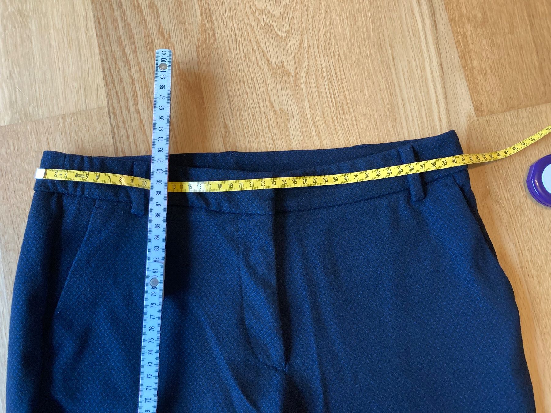 Pantaloni: Dunkelblaue, elegante Hose Gr. 38 – Usato da Stallikon venduto da dotka07 4