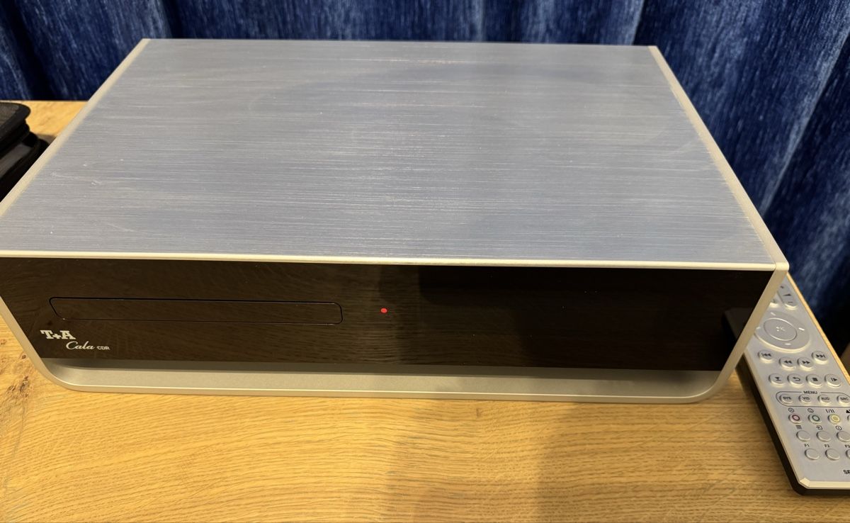 T+A Ricevitori: T+A Streaming CD Receiver Silber – Usato da Oensingen venduto da vision-and-sound