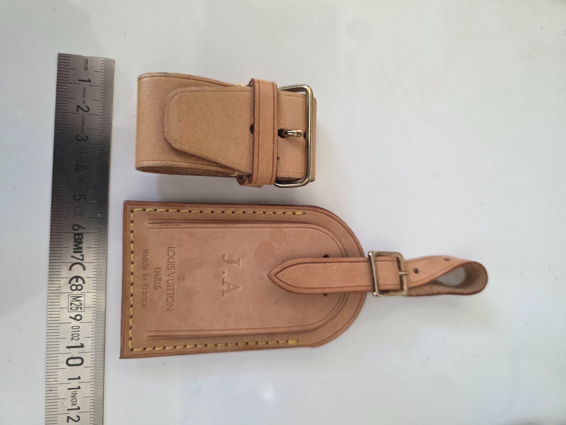 Louis Vuitton Borse: Louis Vuitton leder Tag Anhänger 100% Original – Usato da Binningen venduto da lieblingsstyle 5