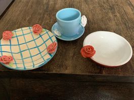 Keramik passend zu En Soie Tasse Schale und Teller Hellblau