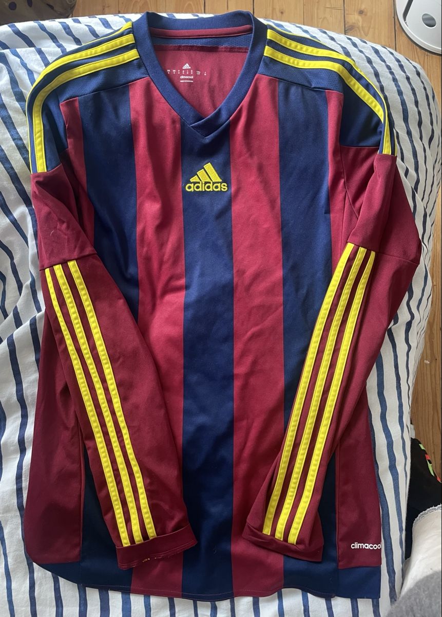 Adidas Canottiere & Pantaloni: Adidas Fussballtrikot – Nuovo (secondo la descrizione) da Zürich venduto da han_ymp9