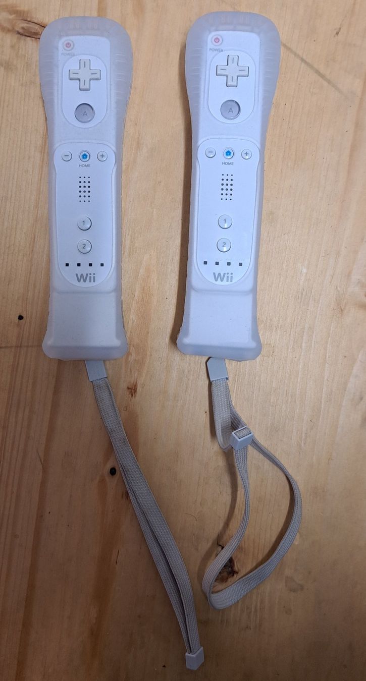 Nintendo Controller: Nintendo Wii Controller,Lenkrad und Motion Adapter – Usato da Biel/Bienne venduto da Sasha4u 4