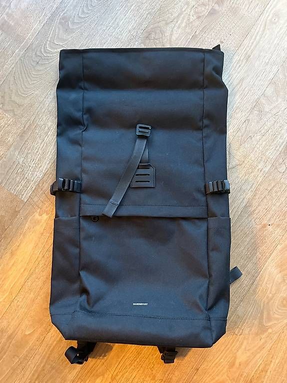 Sandqvist Zaini: Rolltop Rucksack Sandqvist neu schwarz – Nuovo (secondo la descrizione) da Evilard venduto da Linde01 1