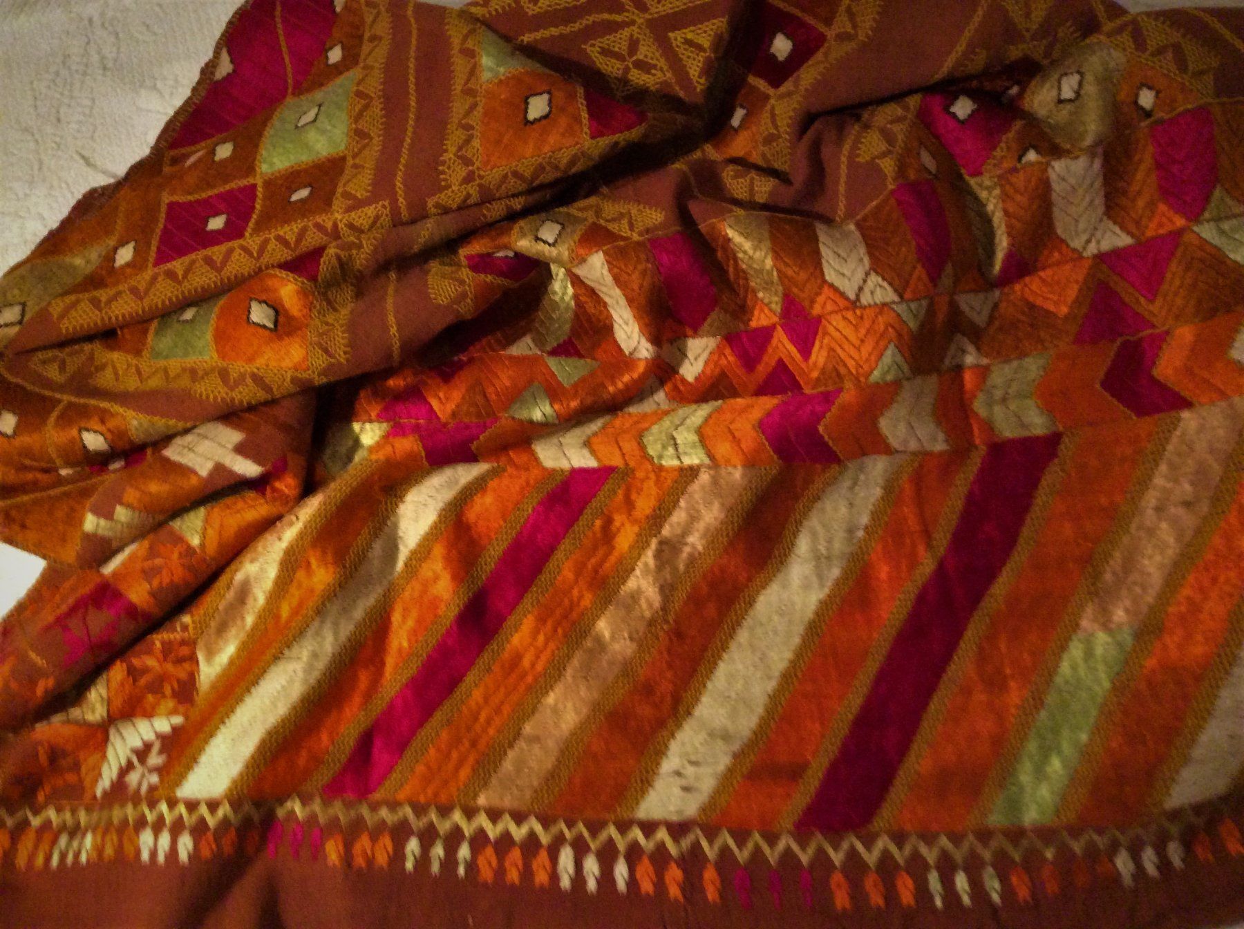 Tessuti: Phulkari sur Kadhi – Usato da Genève venduto da edelweiss1900 8