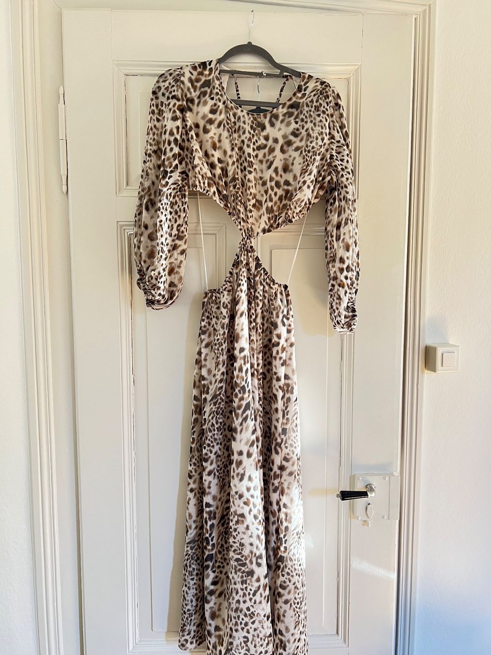 Zara Vestiti: ZARA Kleid mit freiem Rücken – Usato da Zürich venduto da Lotti243