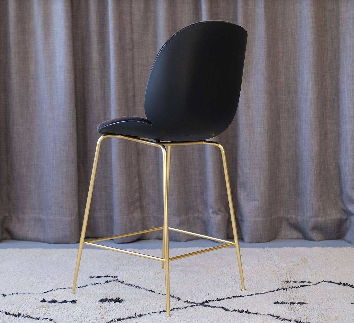 Gubi Sedie: Gubi Beetle Bar Chair – Usato da Bern venduto da Zmodern_CON 2