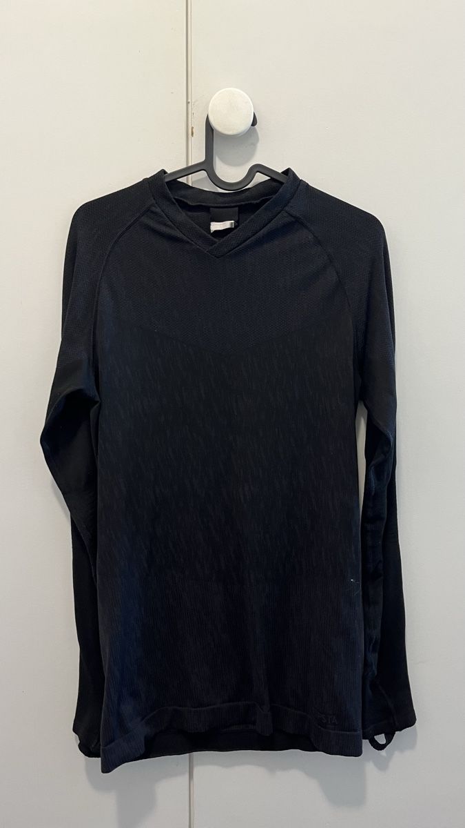 Maglioni & Felpe: Black long sleeve – Usato da Bern venduto da vas_9gq2