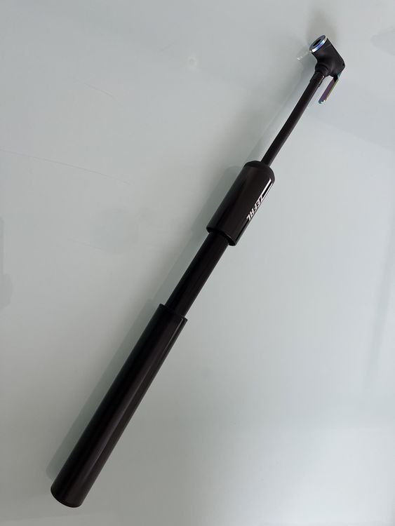 Zefal ZLPU3101 Pompe à Vélo Compacte – Flexible Presta/Schrader, 380 Mm, Légère Et Robuste Made In France