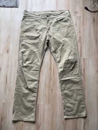 Jean Levis 514 beige homme W36L32.très très bon état