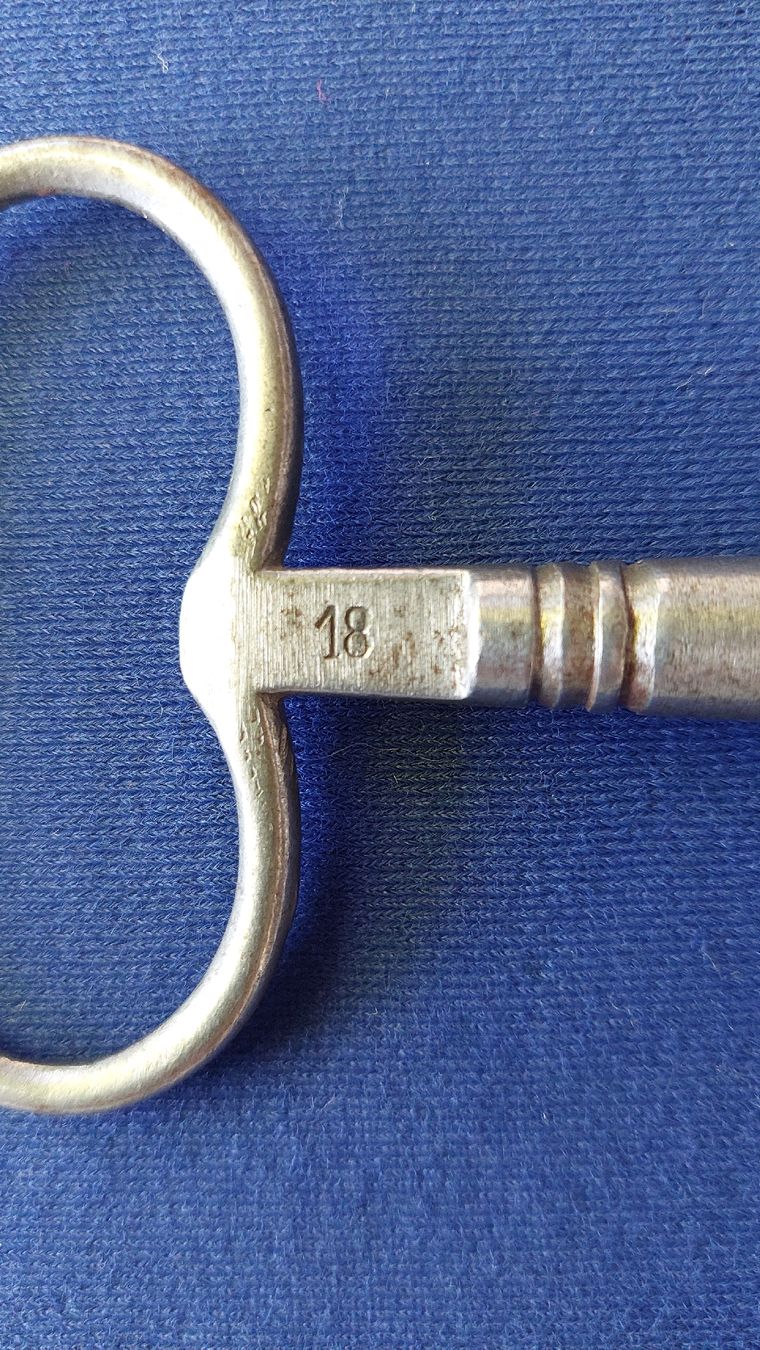 Chiavi: Clef ancienne pour remonter les pendules – Usato da Marsens venduto da jogocade 2