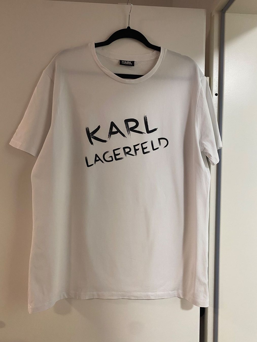 Karl Lagerfeld T-Shirts: Karl Lagerfeld T-Shirt – Gebraucht aus Wetzikon ZH von Deba26