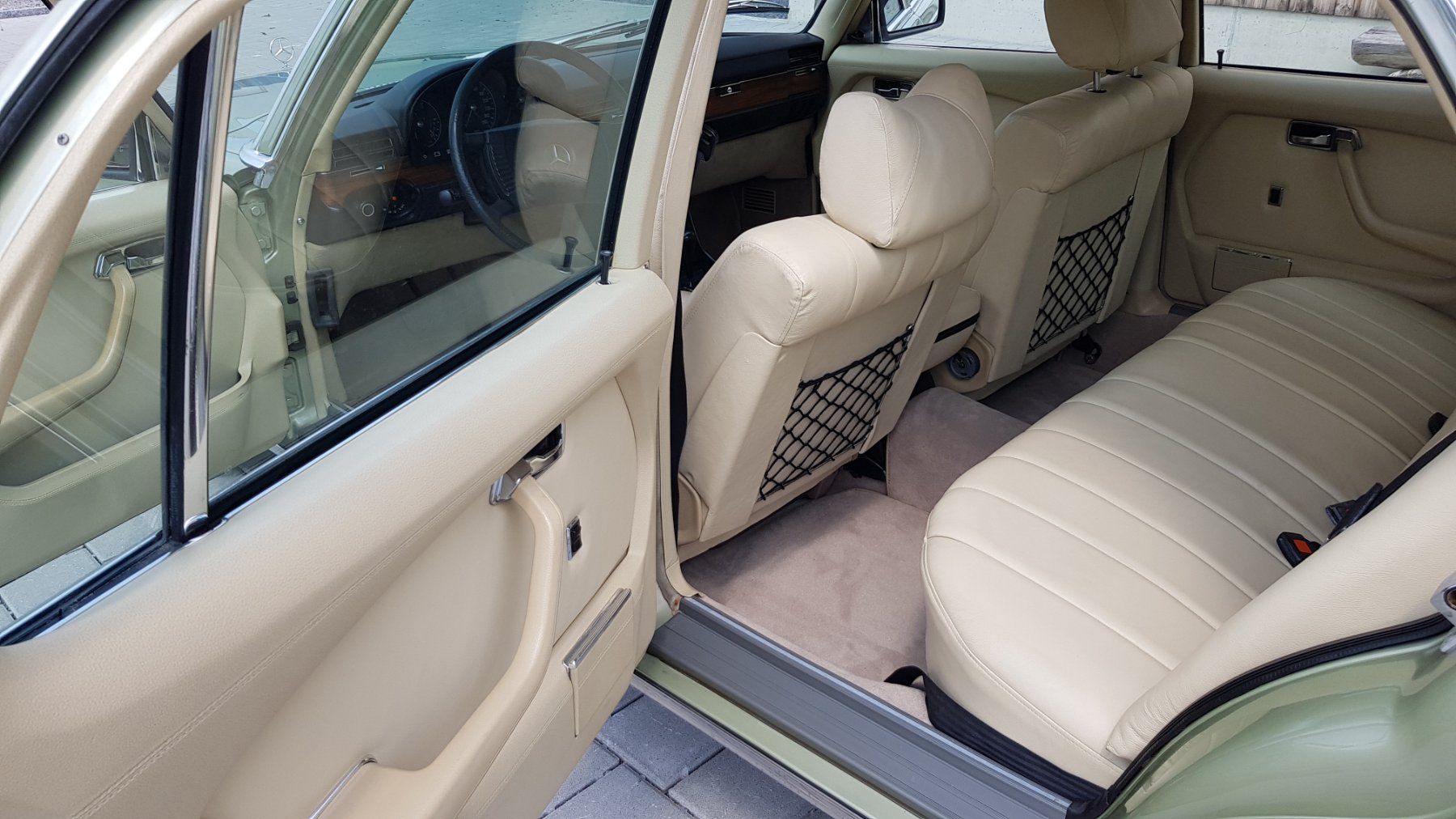Mercedes-Benz Automobili: Mercedes-Benz 450 SEL 6.9 – Usato da Reinach AG venduto da Goldtimer 8