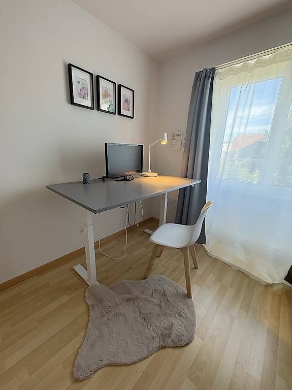 Schreibtische: Büro Tisch  – Gebraucht aus Lyss von chr_6v72 1