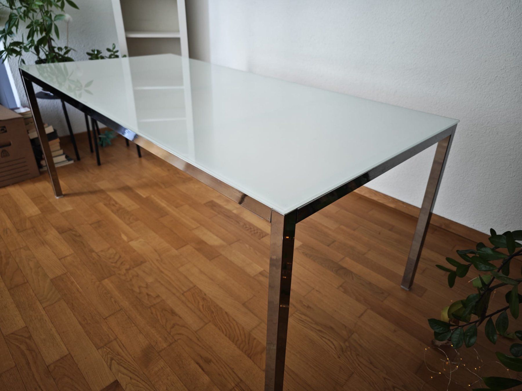 Tavoli: Esstisch (Metall, Glas) – Usato da Wabern venduto da carciofo