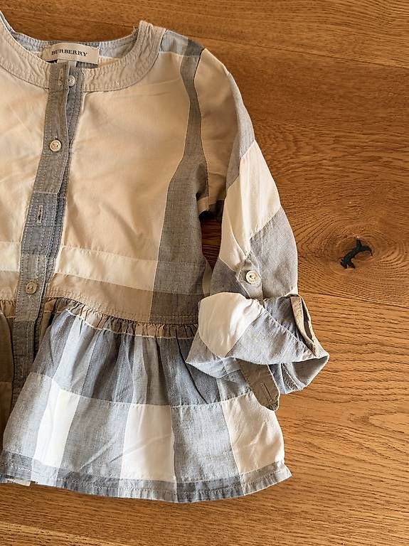 Burberry Camicette, T-shirt & Top: Burberry Oberteil in Grösse 86 – Usato da Teufen AR venduto da arz_yjz9 1