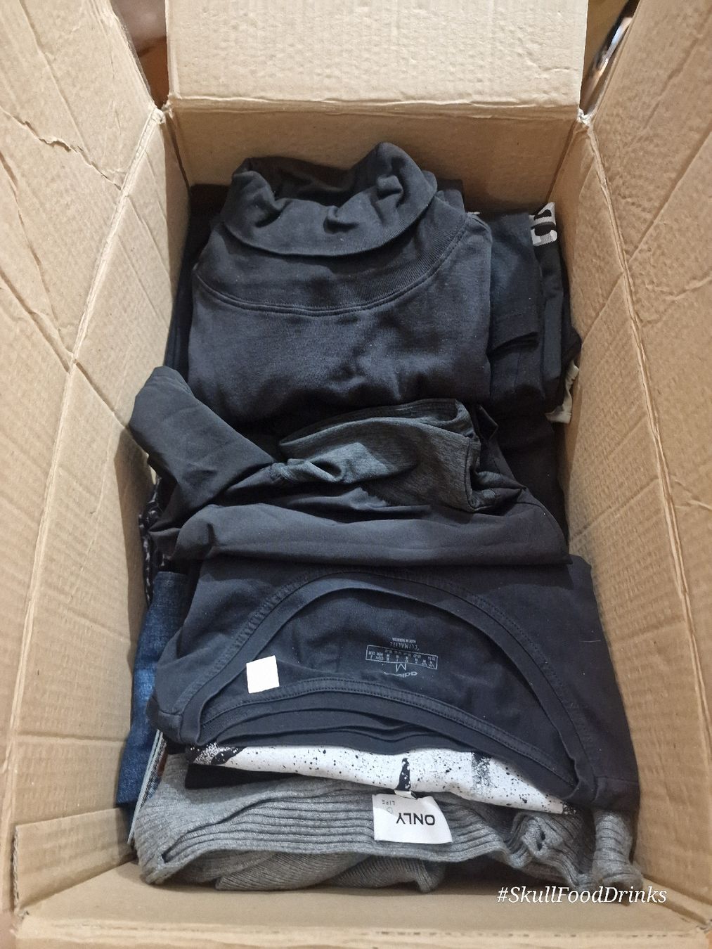 Kleiderpakete: Kleiderpaket Gr. M/L – Neu (gemäss Beschreibung) aus Aeugstertal von Salentino_Fuso 5