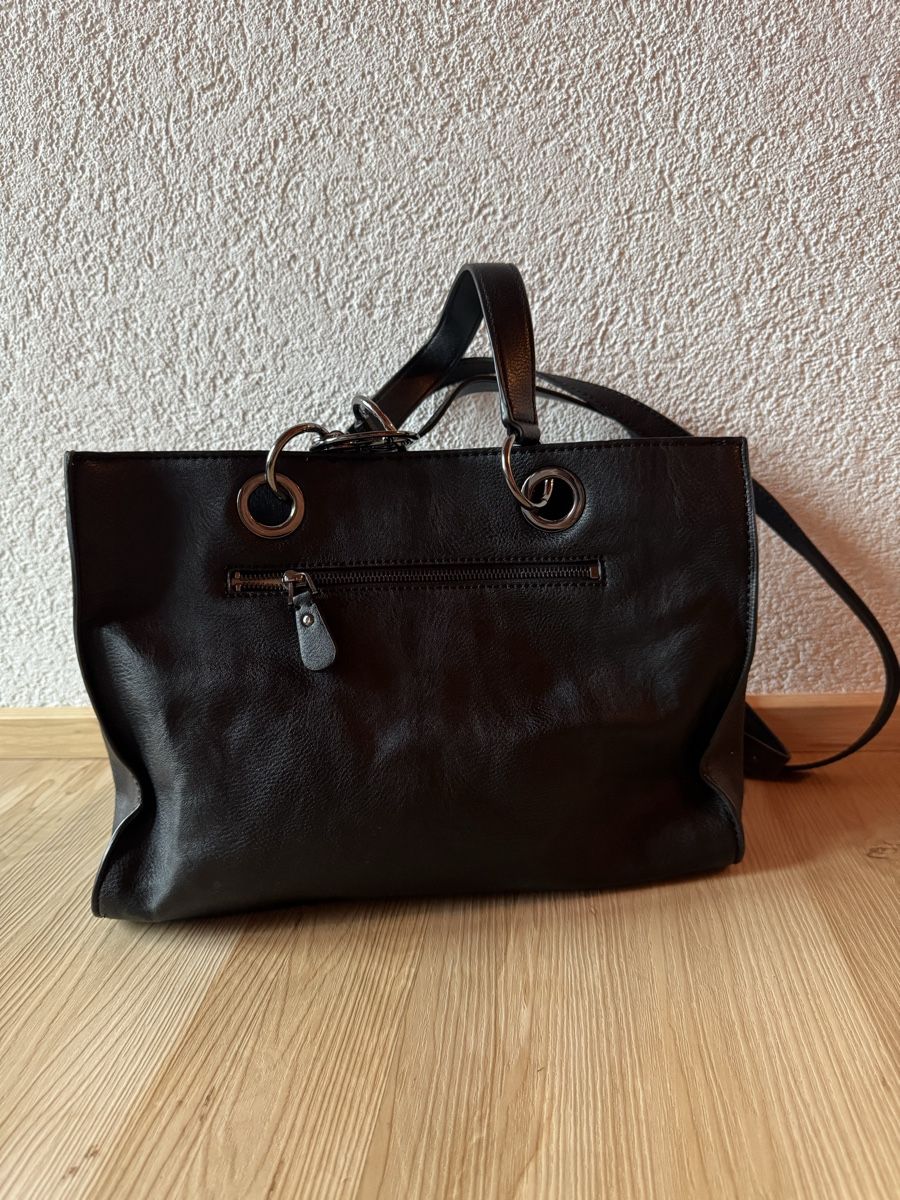 Guess Borse da donna: Guess Tasche – Usato da Brienz BE venduto da Eleri.M 1