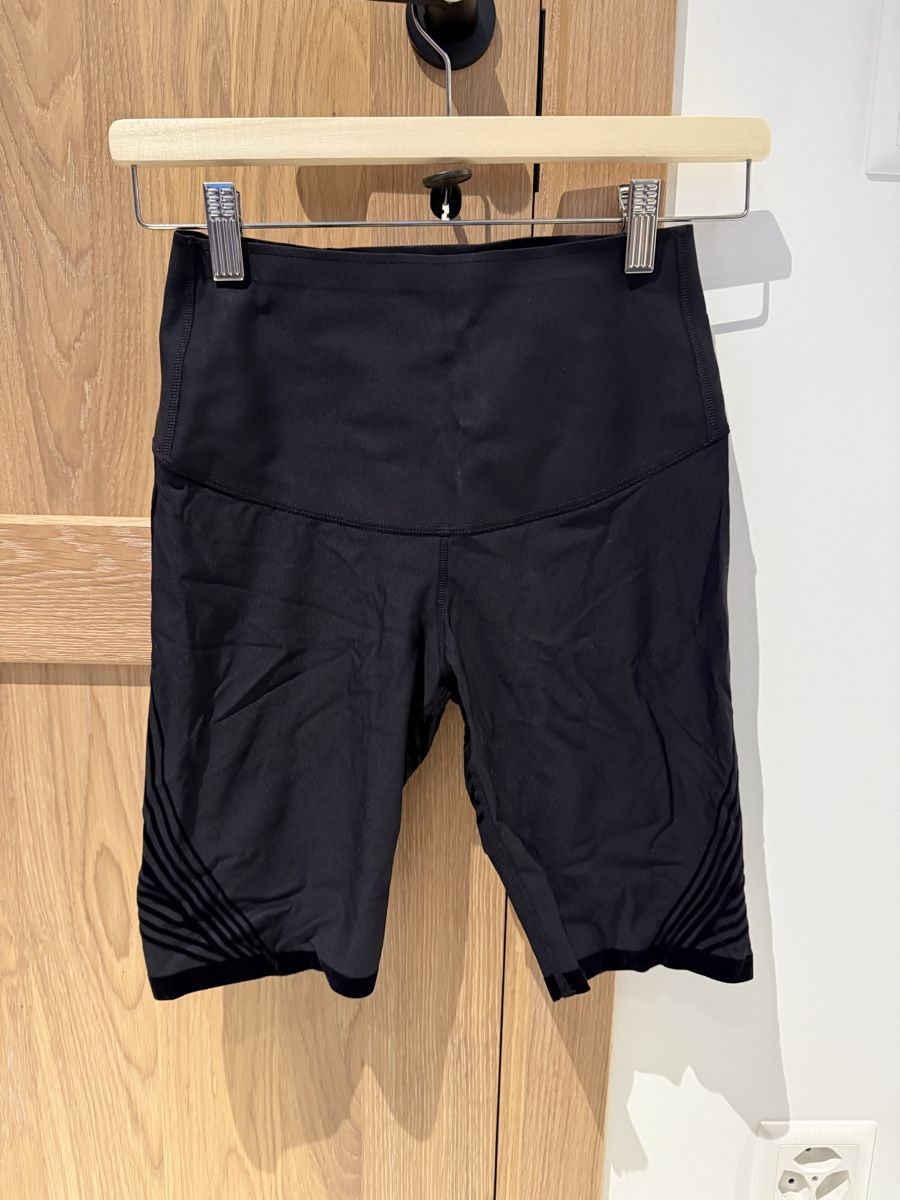 Leggings: Short Biker sculptant taille M – Neu und originalverpackt aus Bovernier von jba_cr9f 5