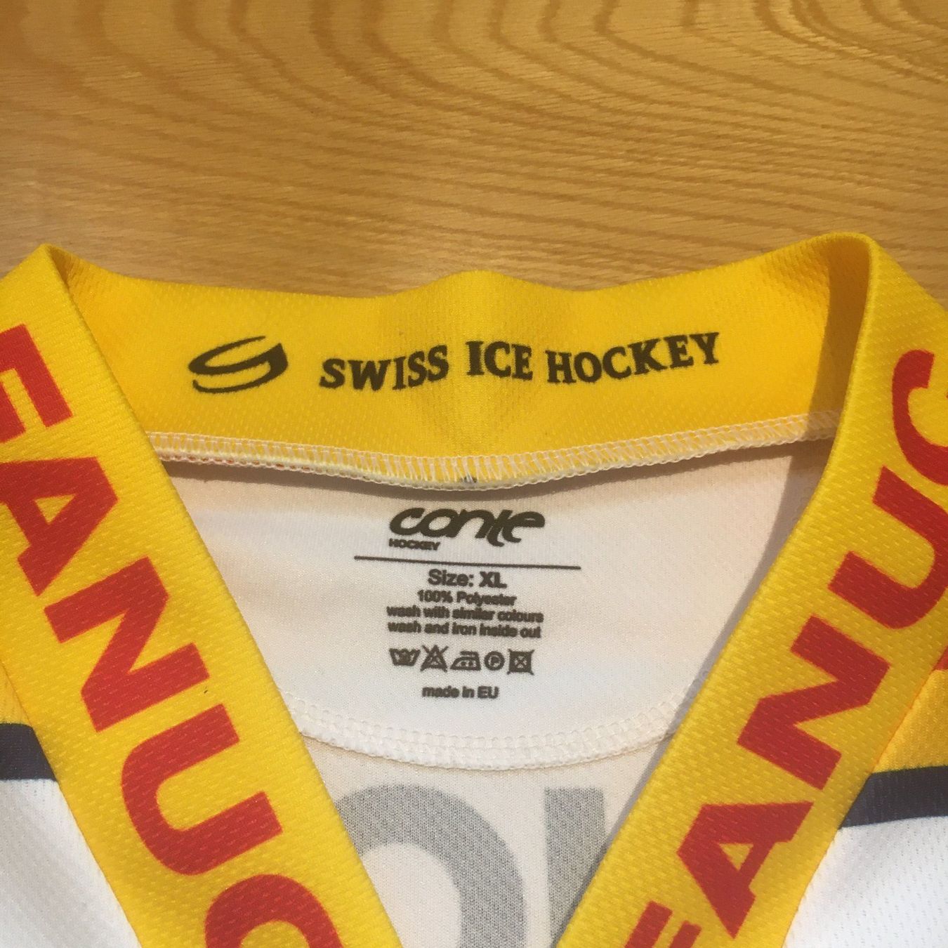 Gameworn Canottiere & Pantaloni: Bienne 2023-24 Liekit Reichle game worn – Usato da Bern venduto da Myloulou 4