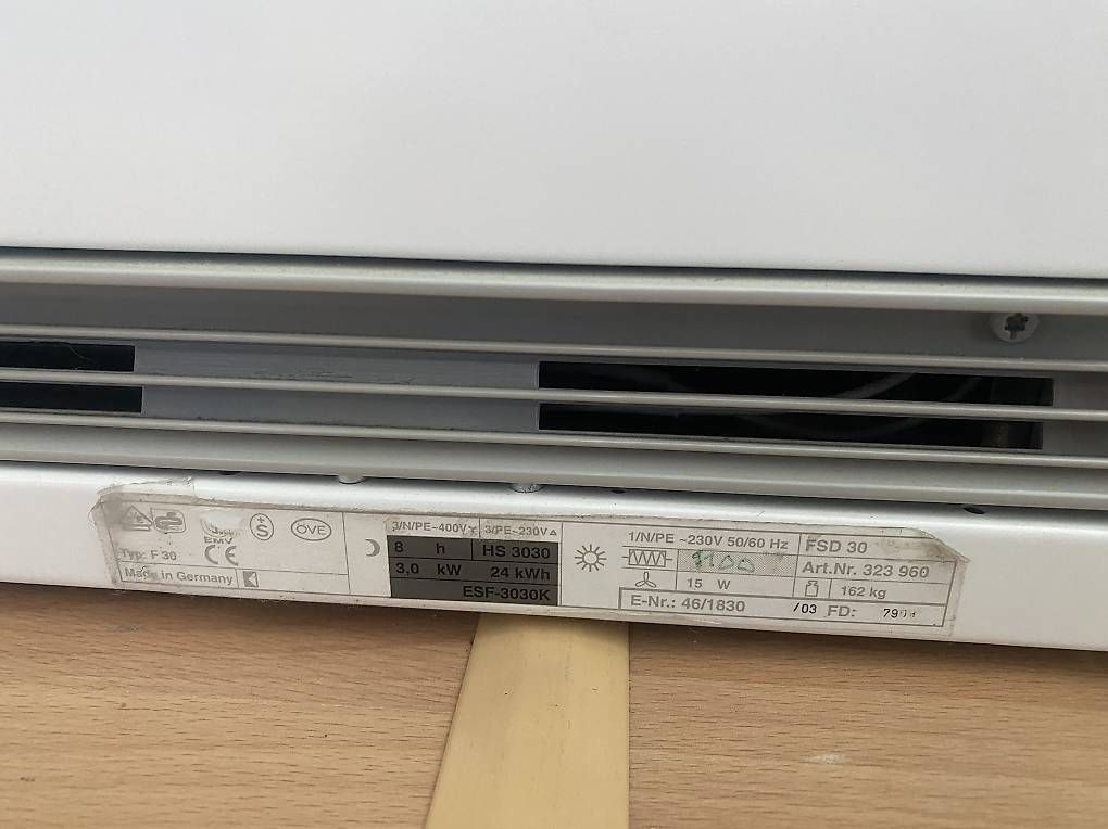 Radiatori: Neuwertiger Elektrospeicherofen – Nuovo (secondo la descrizione) da Horgen venduto da Amo231 1