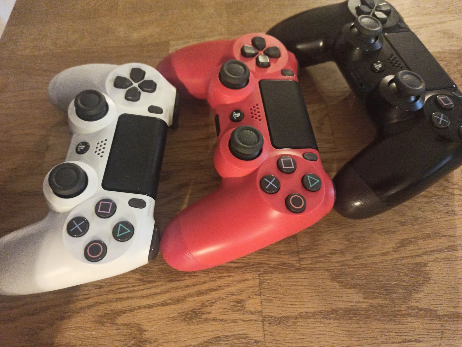 Controller: 3 x Original Controller PS4 Wireless DualShock 4 V2 DEF – Gebraucht aus Oberweningen von mar_87mx 1