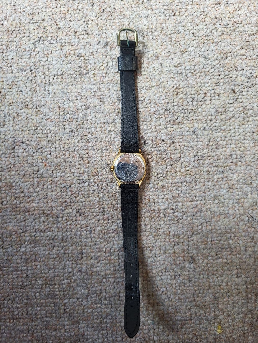 Luxor Orologi: Luxor Damen-uhr – Usato da Zweisimmen venduto da Adorable 1