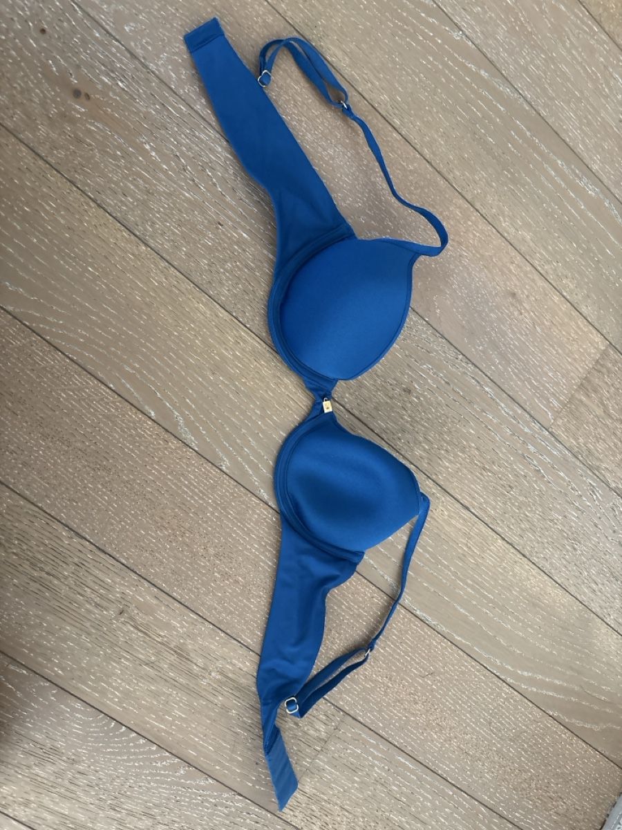 Triumph Altra biancheria intima: Triumph Blue bra with adjustable straps used condition – Usato da Zürich venduto da muz_5h6k
