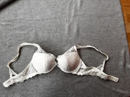 Ivory Lace Bra - Lightly Used, Size 75B