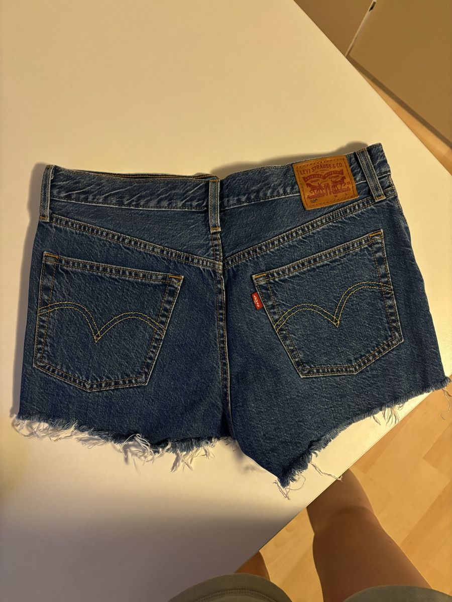 Levi's Pantalons: Levis Shorts W28 – Neuf (Voir description) à Konolfingen par weiann 3