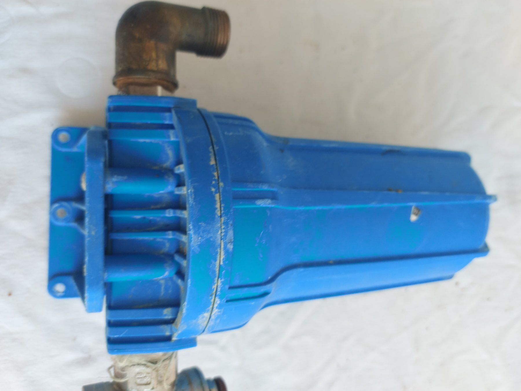 Sanitari: Wasserfilter blau mit Absperrhahn......... – Usato da Rheinau venduto da profitronic.shop 1