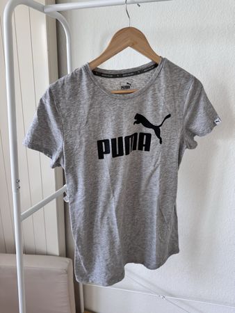 Puma Grey T-Shirt, Size L, Stylish & Comfortable Top!