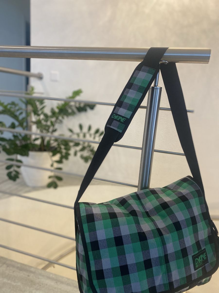Dakine Borse: Dakine Tasche – Usato da Birrwil venduto da Bendegriz 2