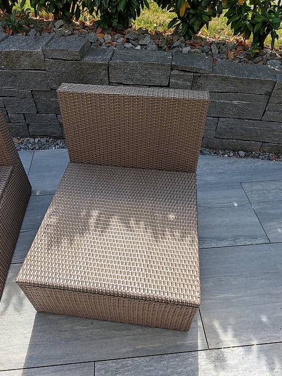Divani: Polyrattan Gartenlounge / 2-Sitzer Sofa mit Kissen – Usato da Merenschwand venduto da Suech95 3