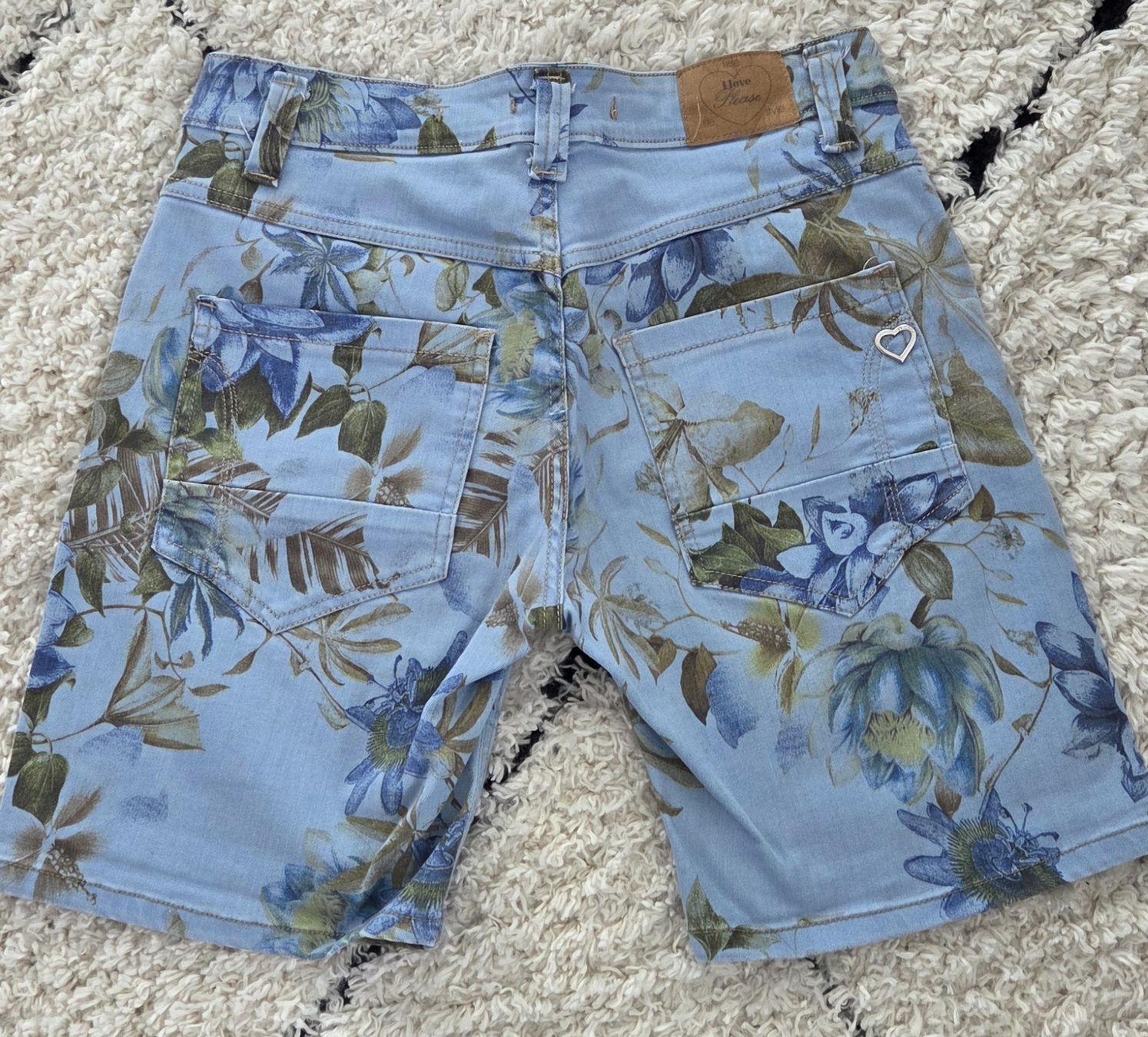 Jeans: Jeans Shorts Please Anouk – Gebraucht aus Belp von mar_wyp6 1
