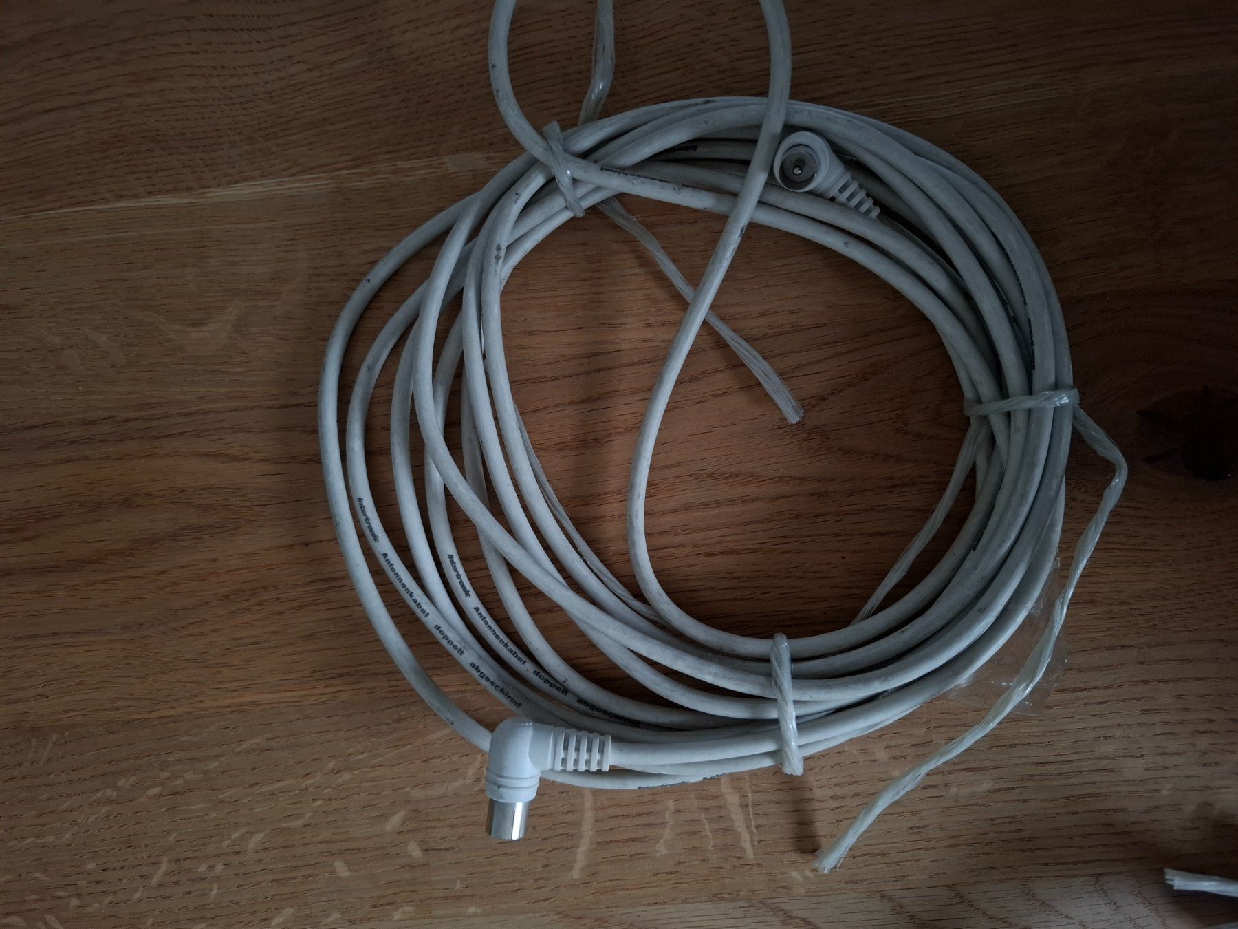 Cavi: Diverse Kabel-Sammlung: Antennenkabel – Usato da Affoltern am Albis venduto da Andrezc 1