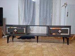 TV-Lowboard dunkelgrau mit Spiegelelementen gebraucht